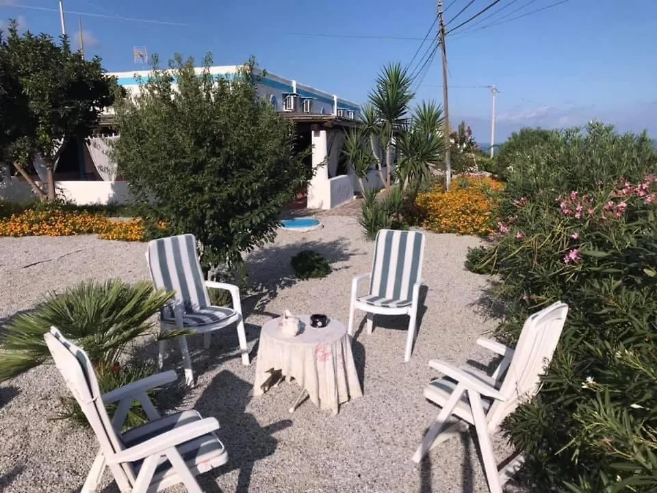 Aeolian Salina Apartments Malfa