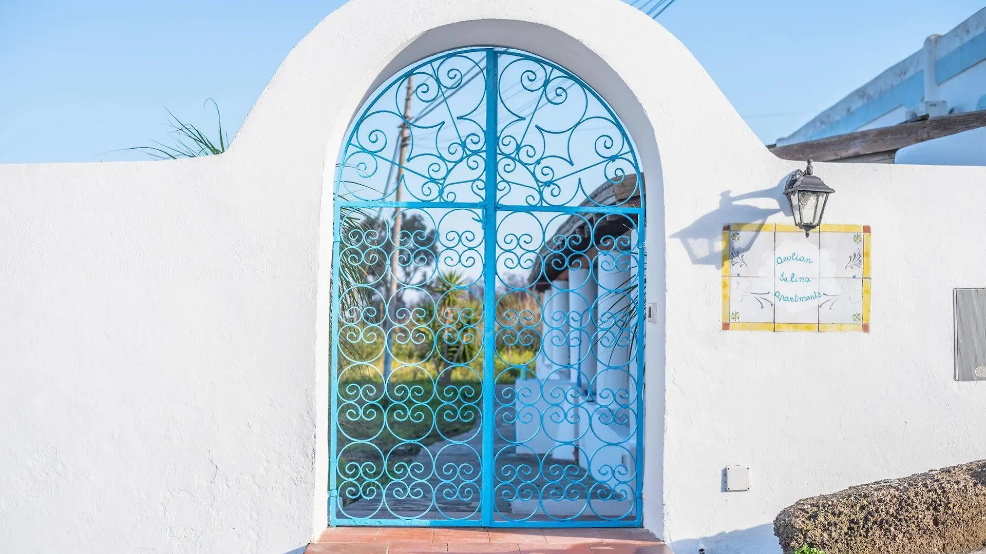 Aeolian Salina Apartments Malfa